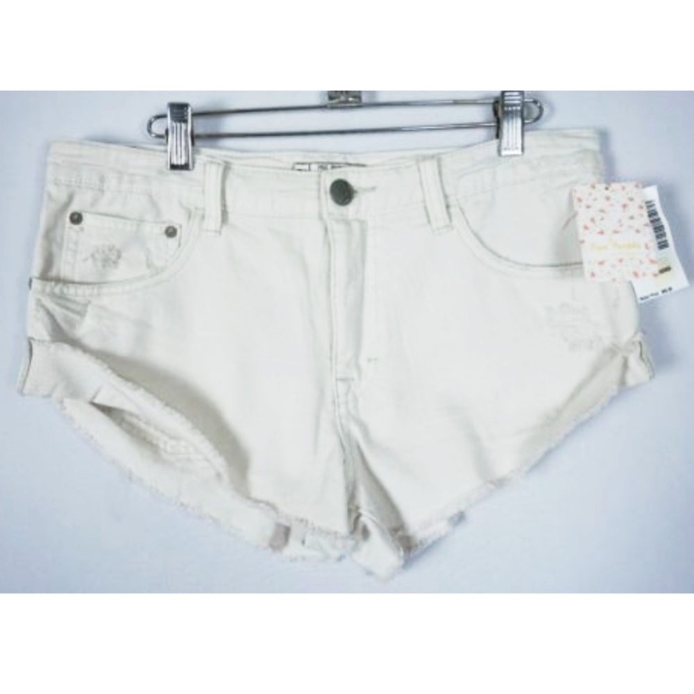 Free People Irreplaceable Cutoff Daisy Fray Shorts - Picture 3 of 4